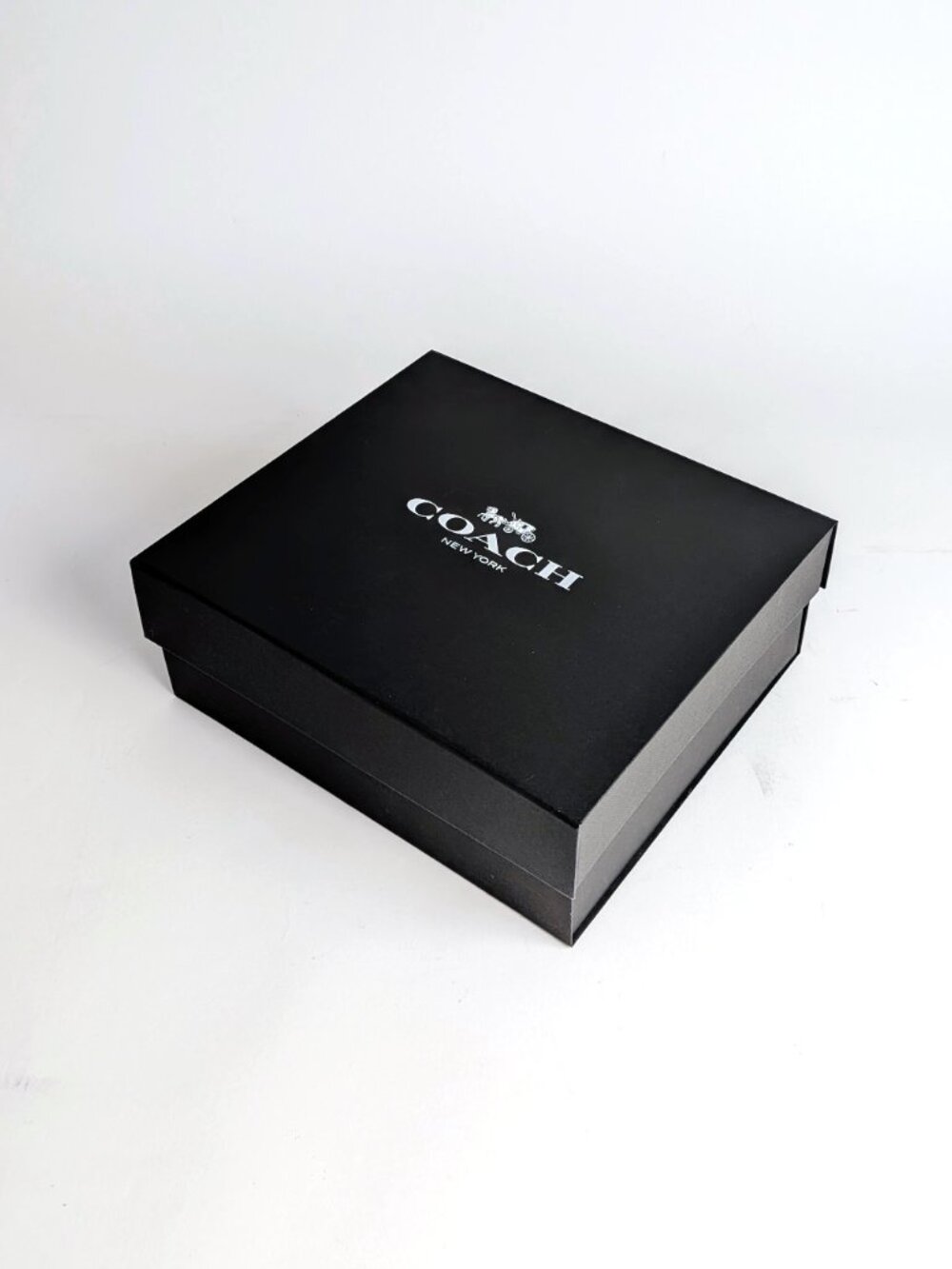 Authentic Coach Gift Box Set with Brown Ribbon & Sticker - Picture 5 of 6